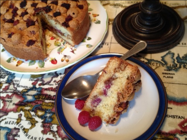 Raspberry and Amaretti Cake