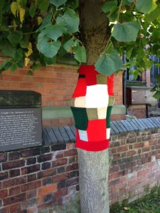 Christmas yarnbombed tree